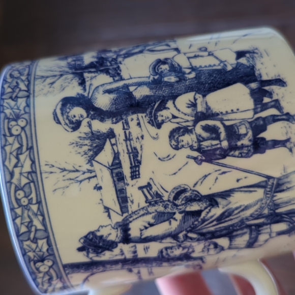 SPODE I Vintage Blue Room Collection Skaters 2nd Annual Santa Plate and Mug Set - Picture 5 of 15